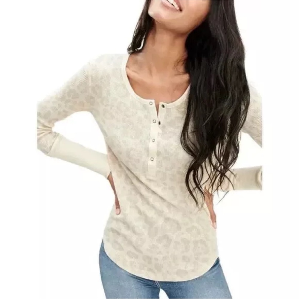 Splendid leopard print Henley top sz SM